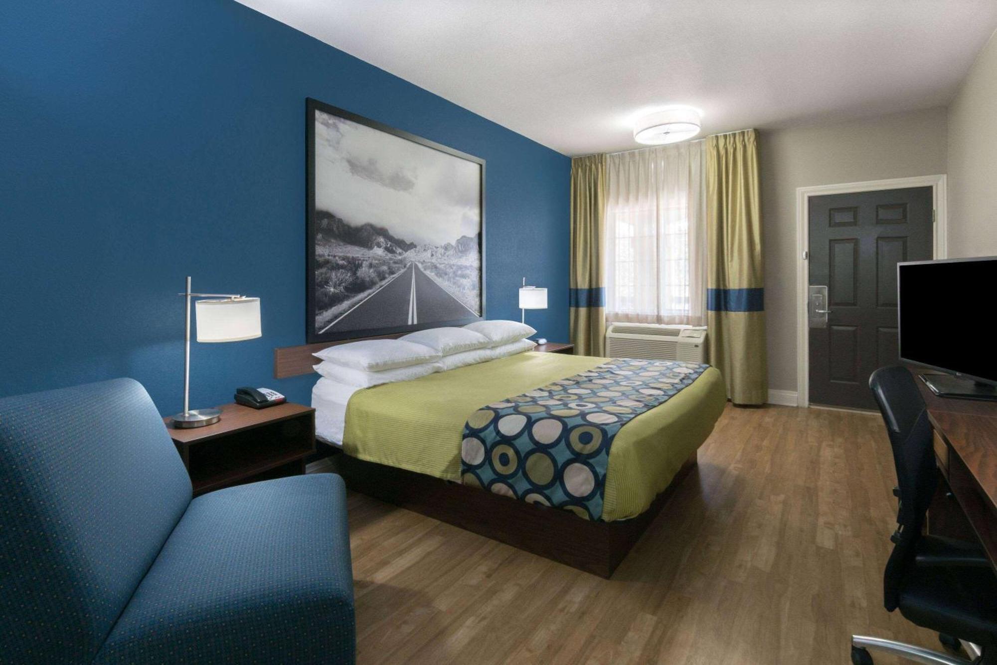 Super 8 By Wyndham San Antonio Near Fort Sam Houston Dış mekan fotoğraf